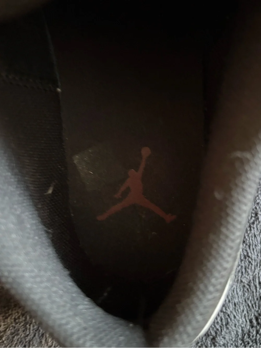 Jordan Low-Top Sneakers in Black/Red/White